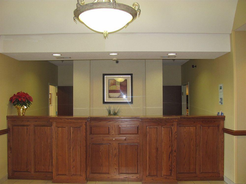 Holiday Inn Express Hotel & Suites Burlington By Ihg Екстер'єр фото