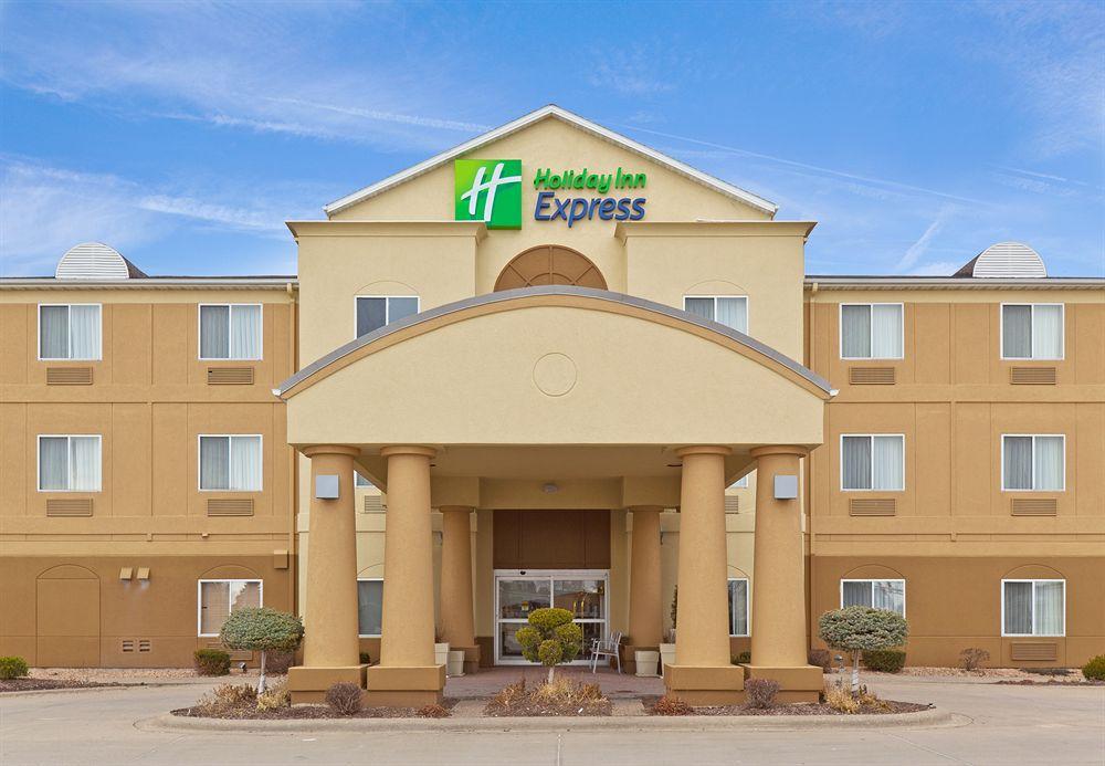 Holiday Inn Express Hotel & Suites Burlington By Ihg Екстер'єр фото