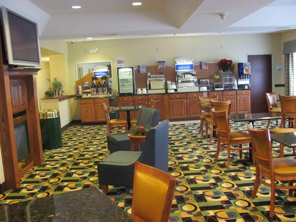 Holiday Inn Express Hotel & Suites Burlington By Ihg Екстер'єр фото