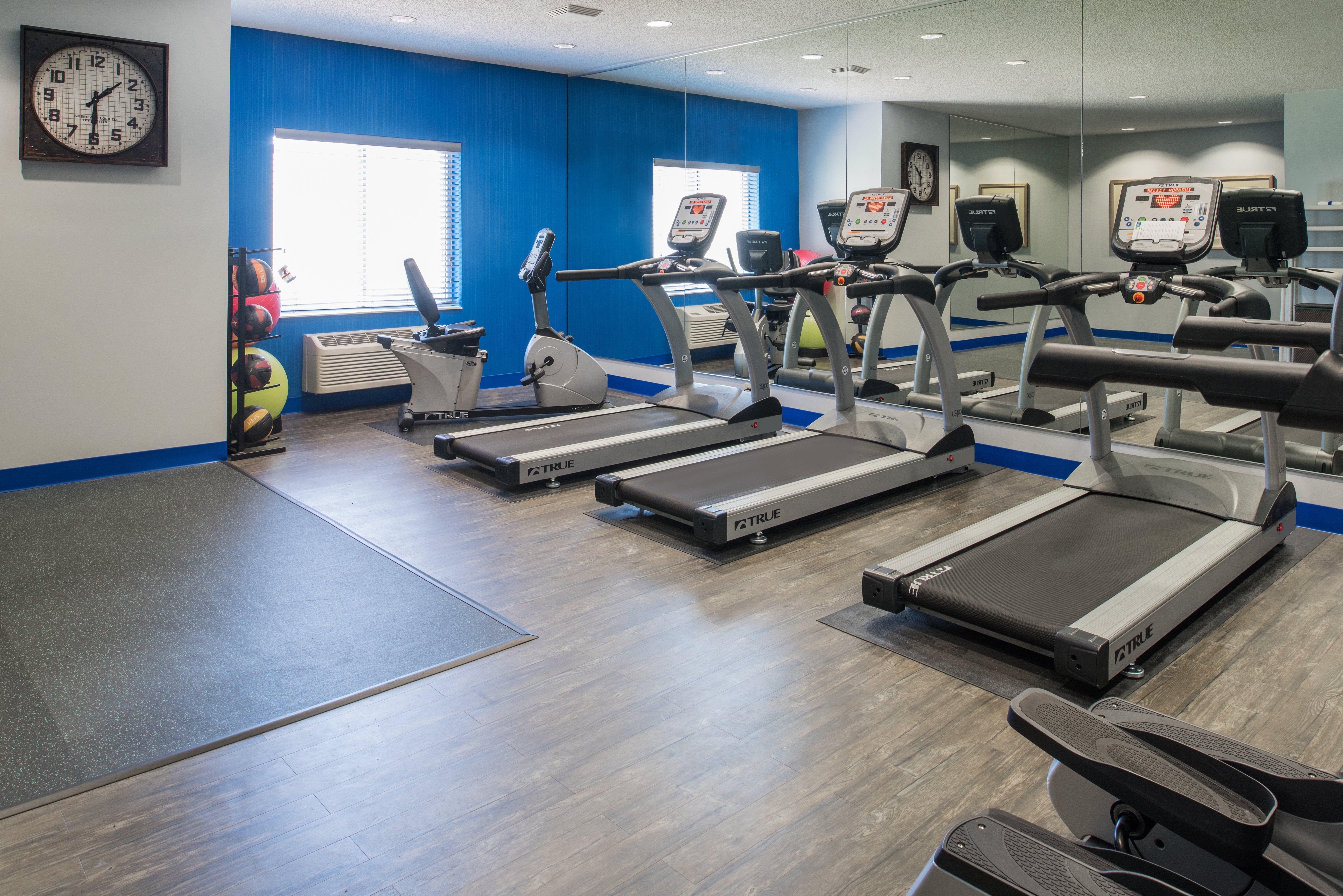 Holiday Inn Express Hotel & Suites Burlington By Ihg Екстер'єр фото