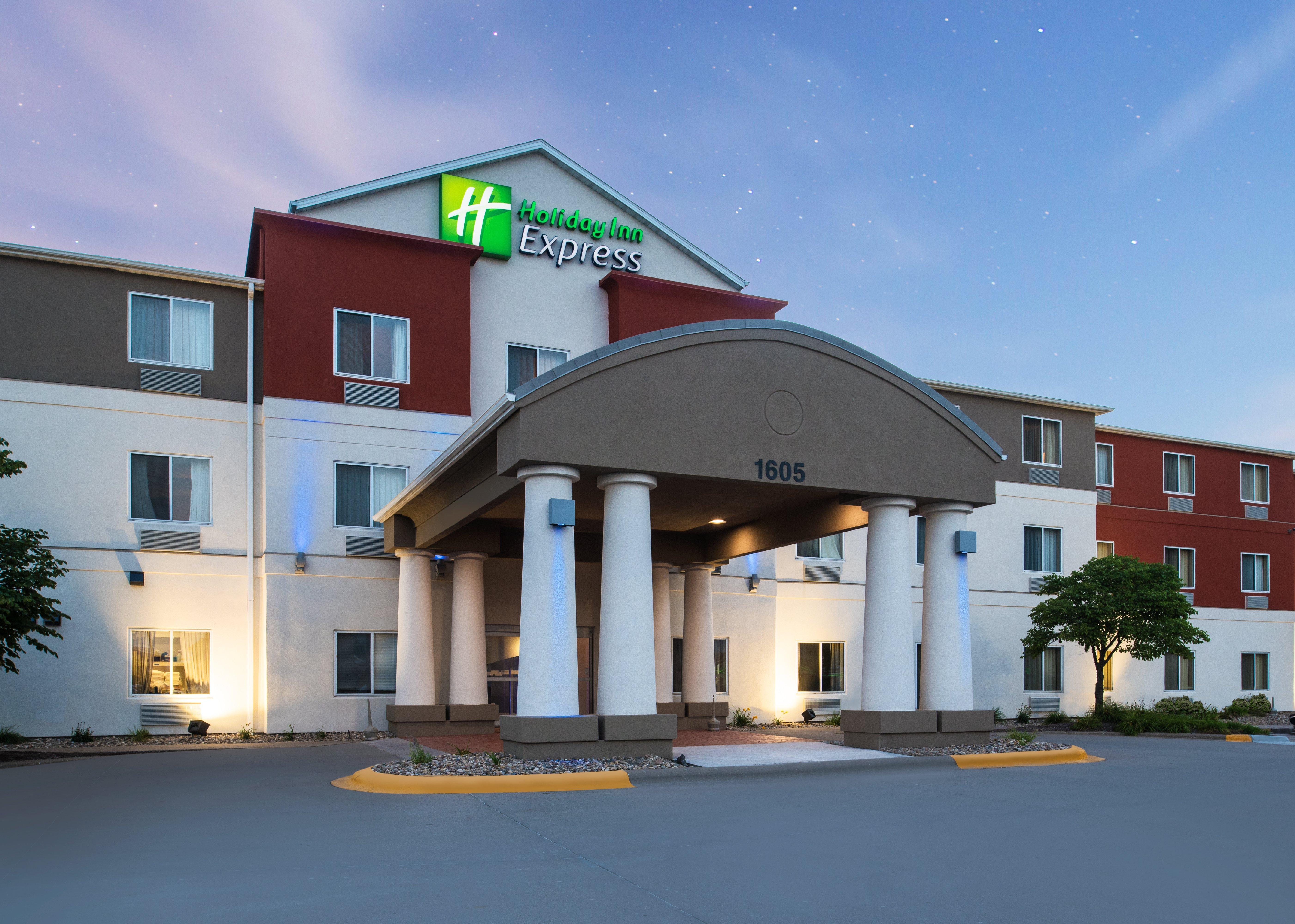 Holiday Inn Express Hotel & Suites Burlington By Ihg Екстер'єр фото